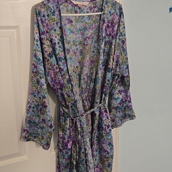 Victoria's Secret Purple and Blue Floral Robe - Picture 4 of 7